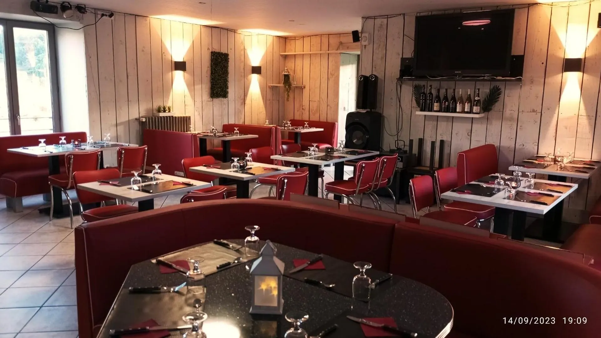 Gite D'Etape Le Code Bar Saint-Julien-Labrousse 0*,  France