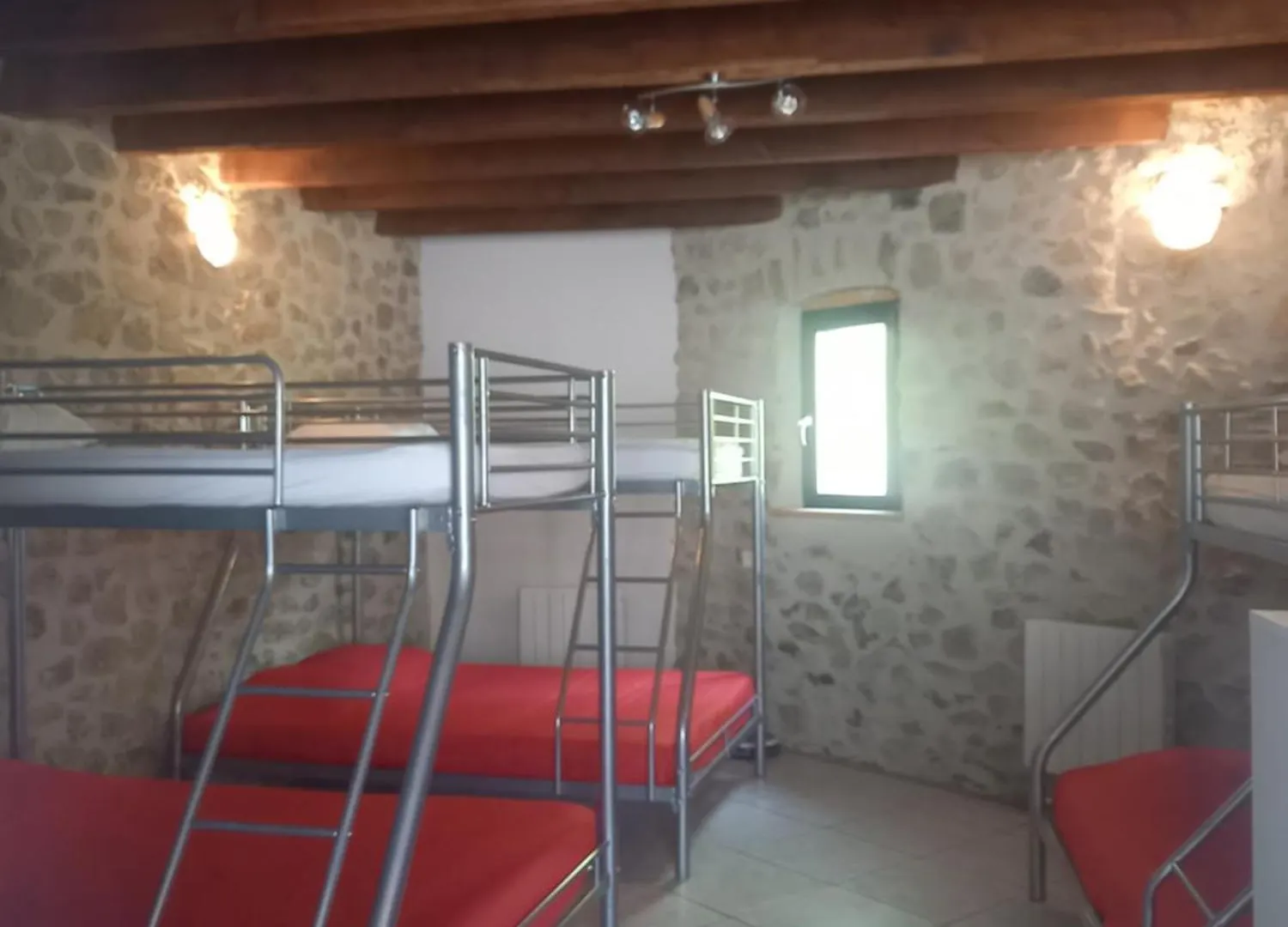 Gite D'Etape Le Code Bar Saint-Julien-Labrousse Mini-hôtel